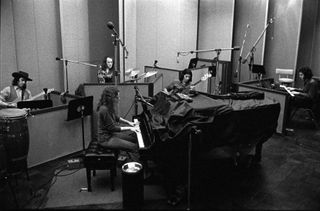 Tapestry recording sessions at A&M studios in January 1971(L-R): Danny 'Kootch' Kortchmar, Carole King, Russ Kunkle, Charles Larkey and Ralph Schuckett