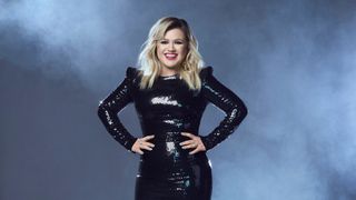 Kelly Clarkson to host the 2020 Billboard Music Awards Oct. 14