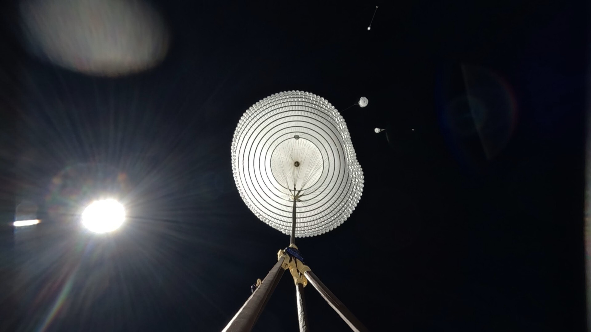 The ExoMars landing assembly is being tested while waiting for a new landing platform to be ready.