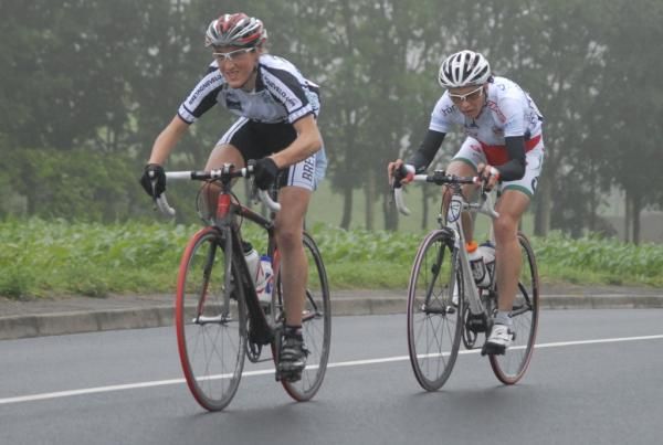 Julie Bresset and Amelie Rivat on the attack