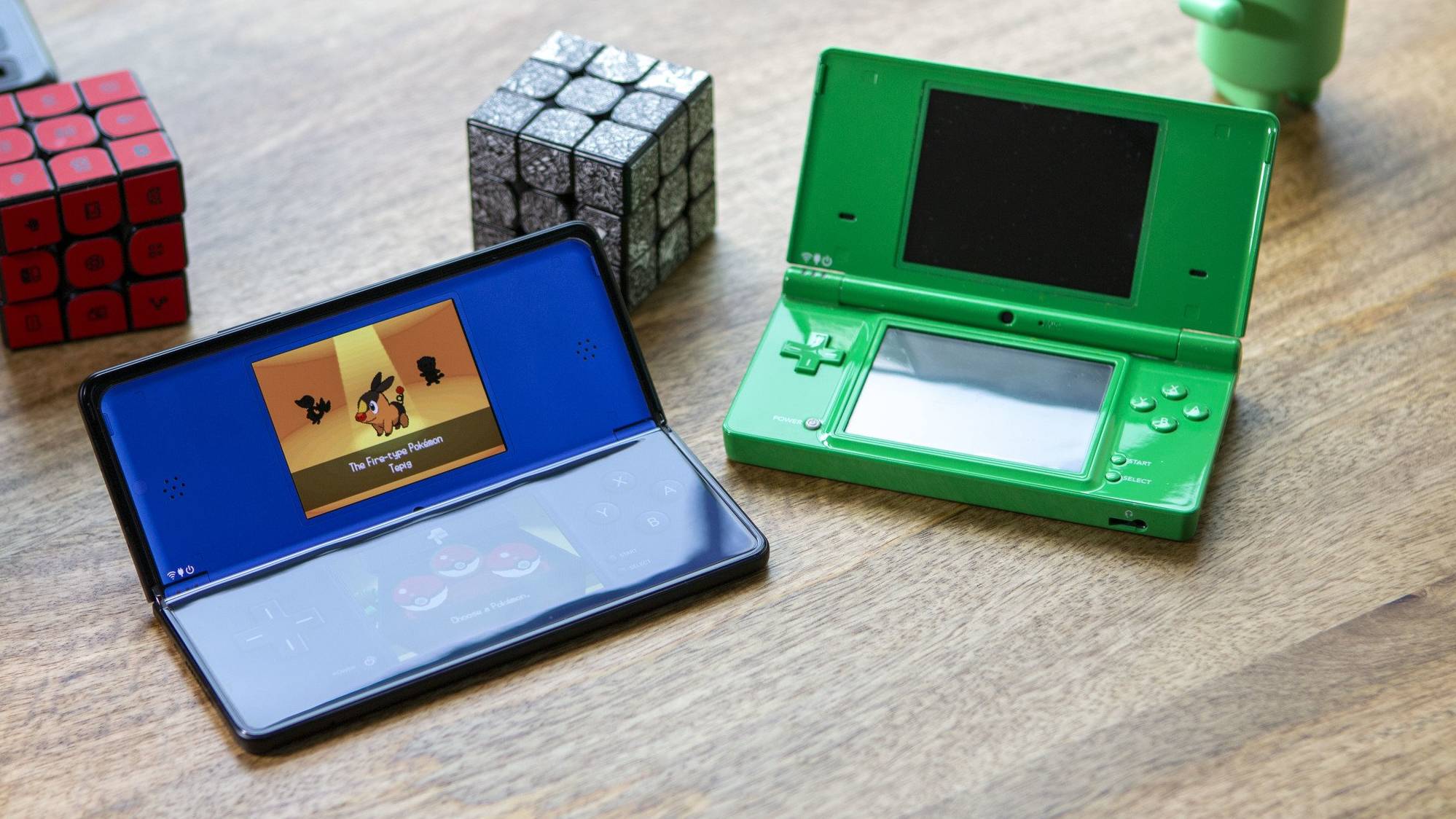 Turn Galaxy Z Fold 3 into Nintendo DS