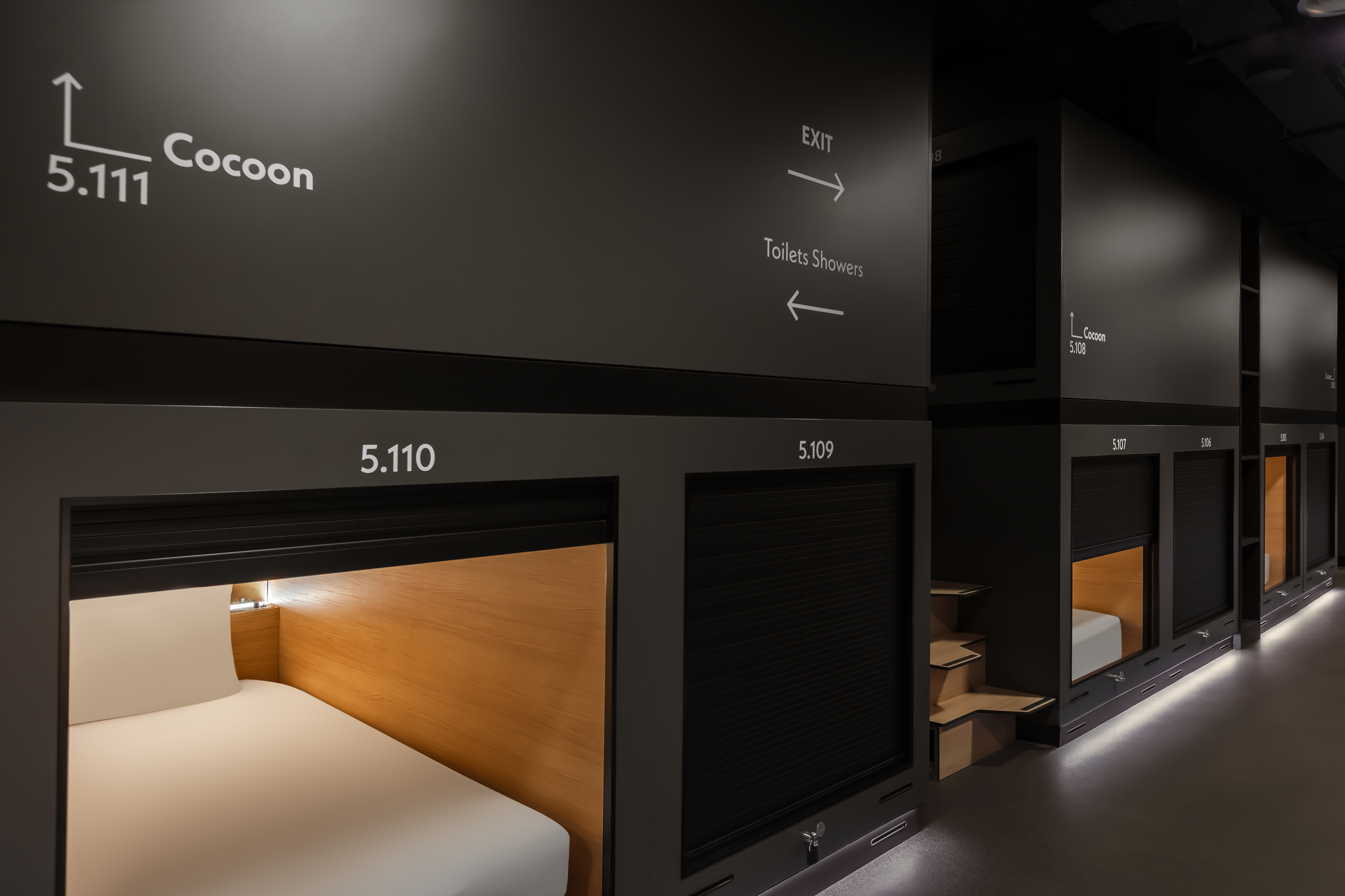 zedwell capsule hotel piccadilly circus opening