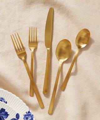 gold colored cutlery set 
