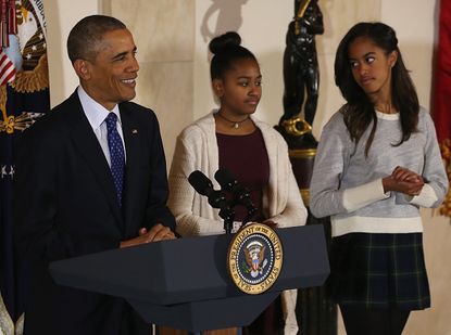 Obama daughters photo