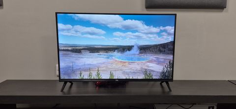 Hot spring image on TCL 32S5400