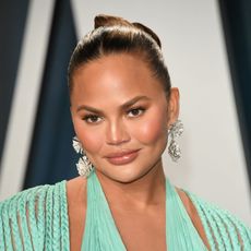 beverly hills, california february 09 christine teigen attends the 2020 vanity fair oscar party hosted by radhika jones at wallis annenberg center for the performing arts on february 09, 2020 in beverly hills, california photo by daniele venturelliwireimage,