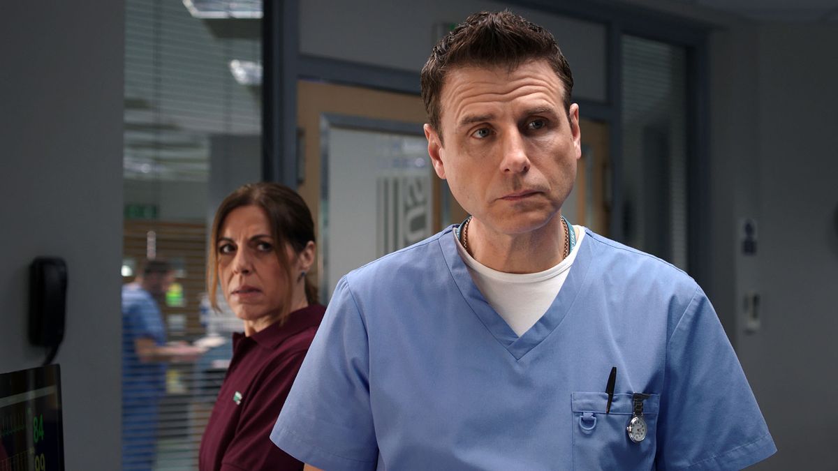 Casualty star Jason Durr on David's TROUBLED relationship with son ...