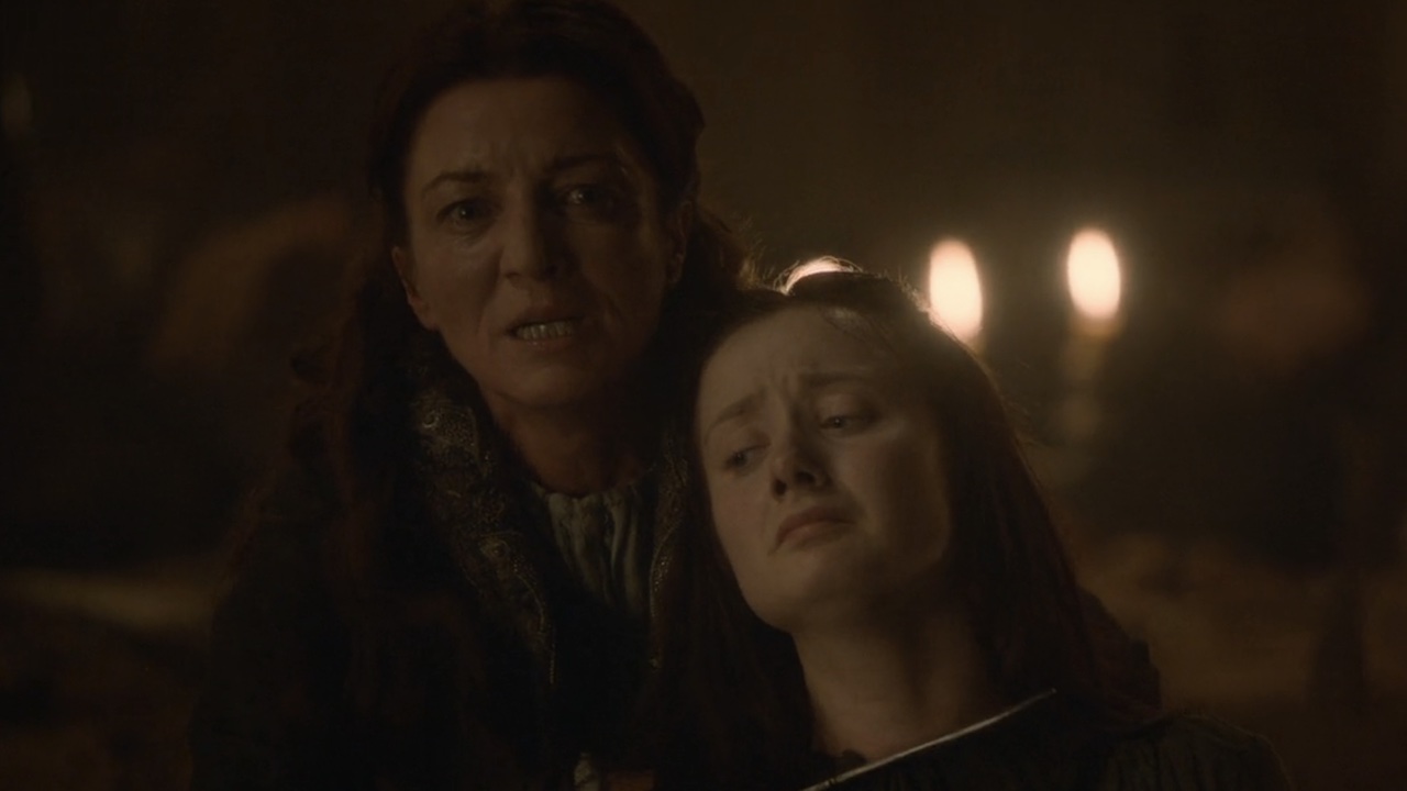 Catelyn stark with a knife during the Red Wedding