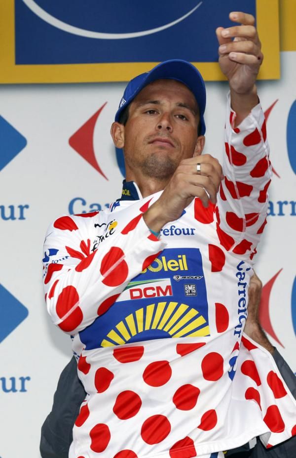 Johnny Hoogerland (Vacansoleil-DCM) kept the polka-dot jersey for another day.