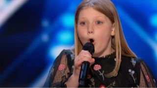 Nine year old Harper screaming on America's Got Talent