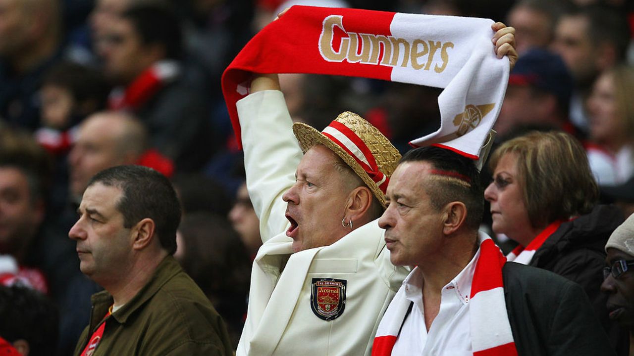 Johnny Rotten cheers Arsenal