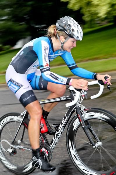 Allison Starnes (Peanut Butter &amp; Co) on her way to third place.