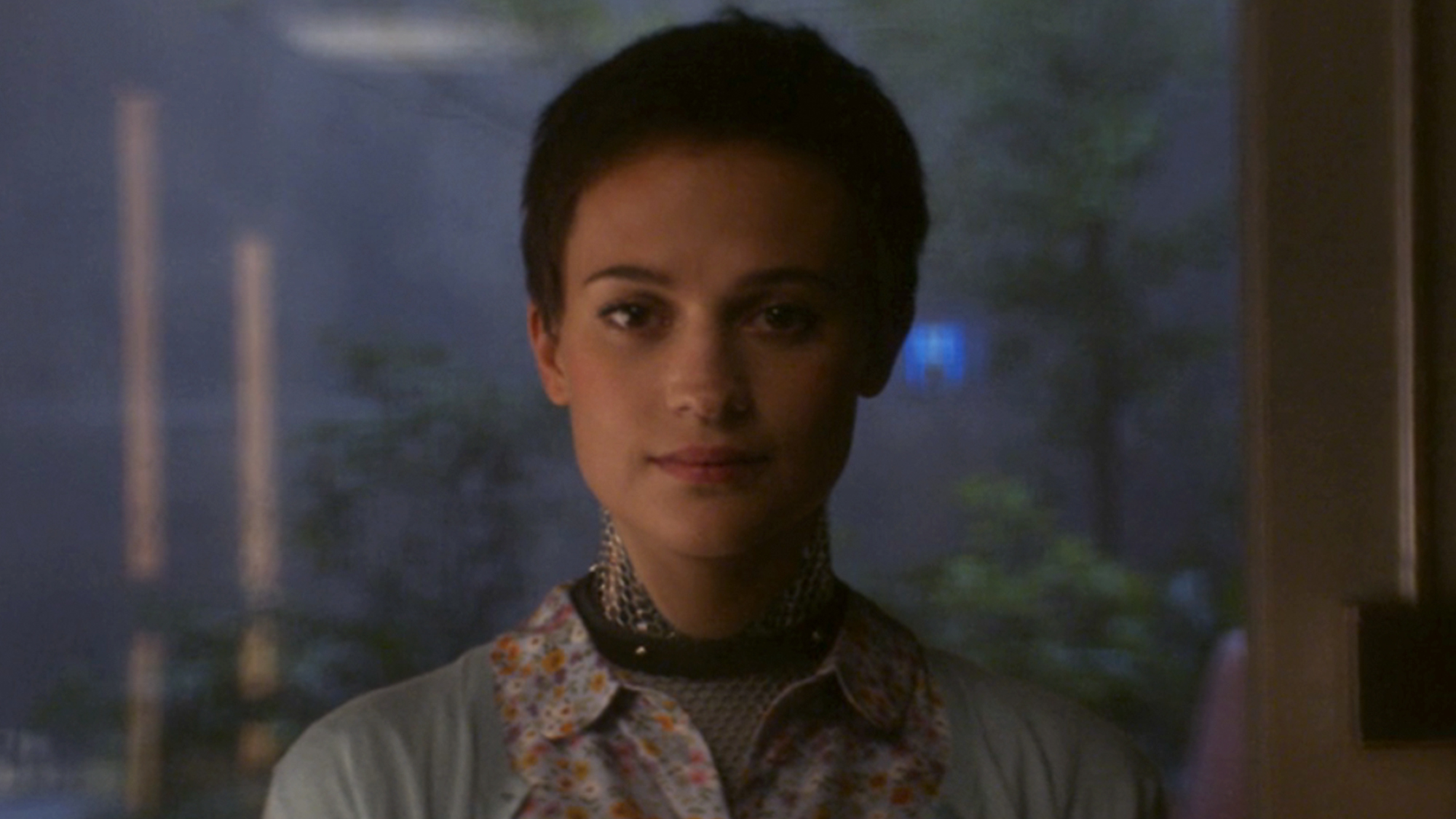 A close up Alicia Vikander with very short hair in Ex Machina