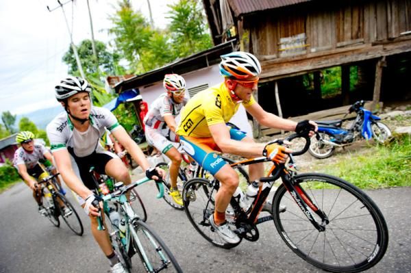 Jai Crawford (Genesys Wealth Advisers) leads the chasing group