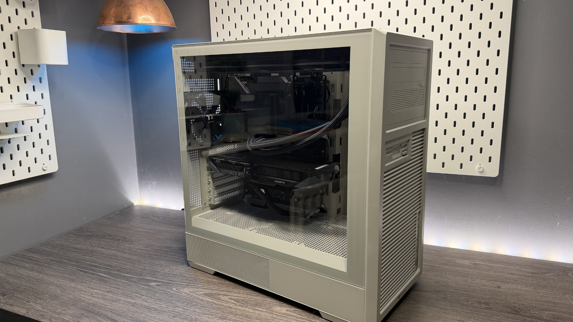 Thermaltake Retro case during a PC build.