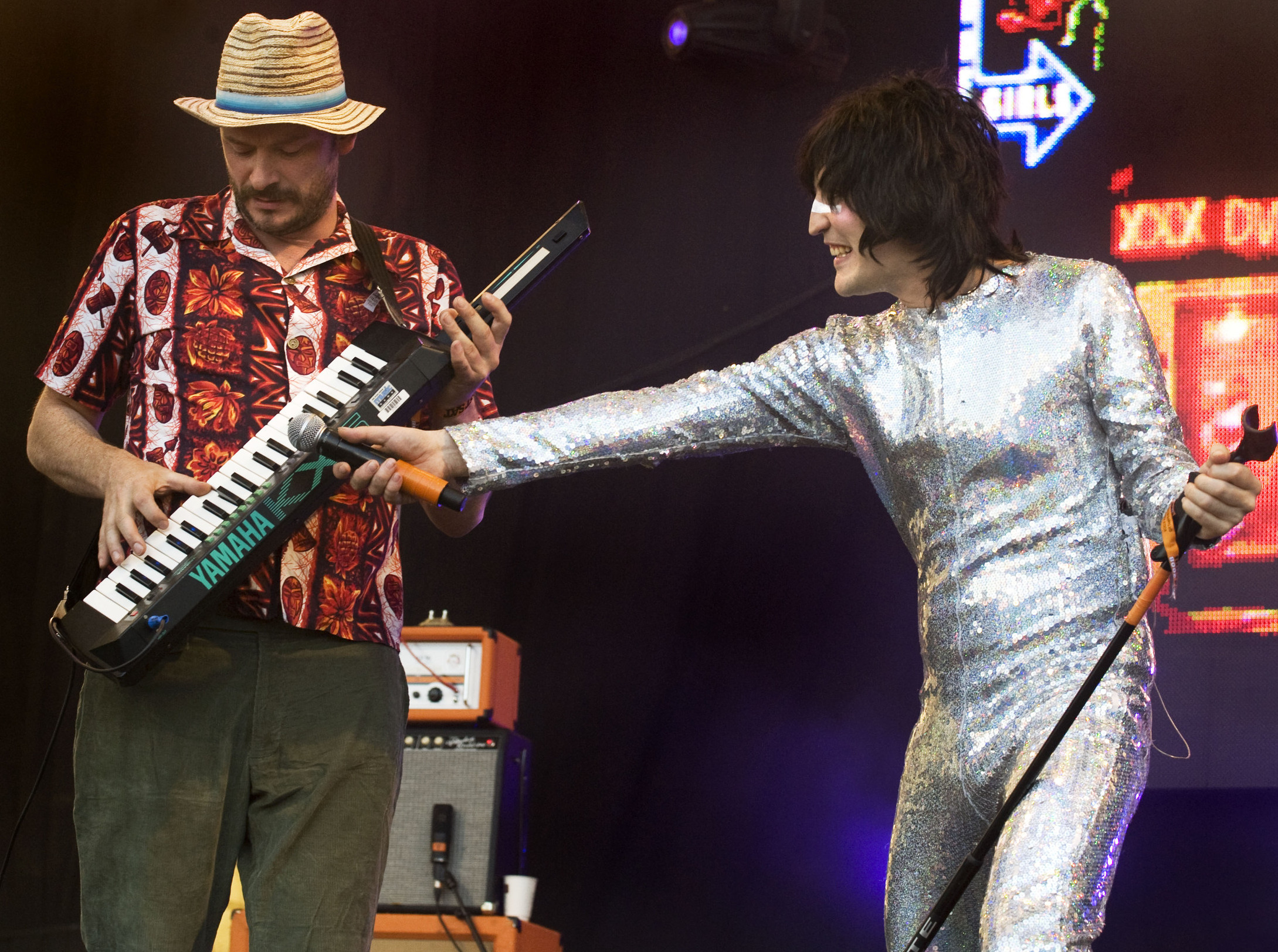 Hit the audience with a 'nailbomb of ideas'