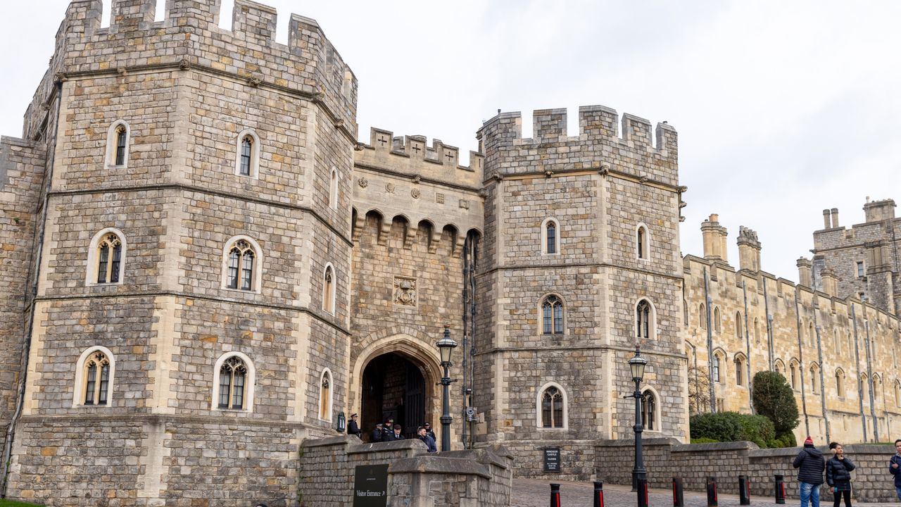 Windsor Castle exterior shot on a cloudy day