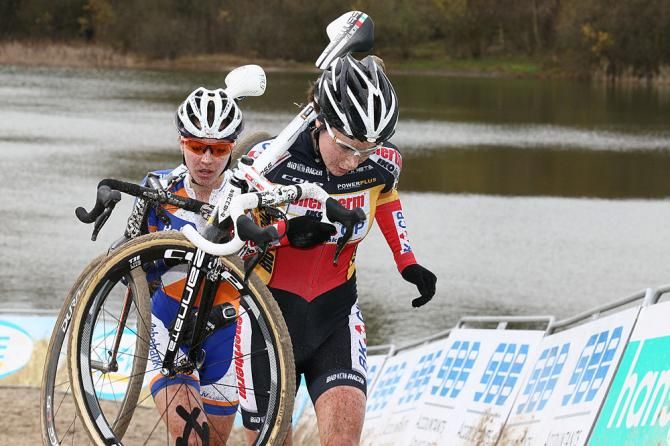 Sabrina Stultiens follows Sanne Cant