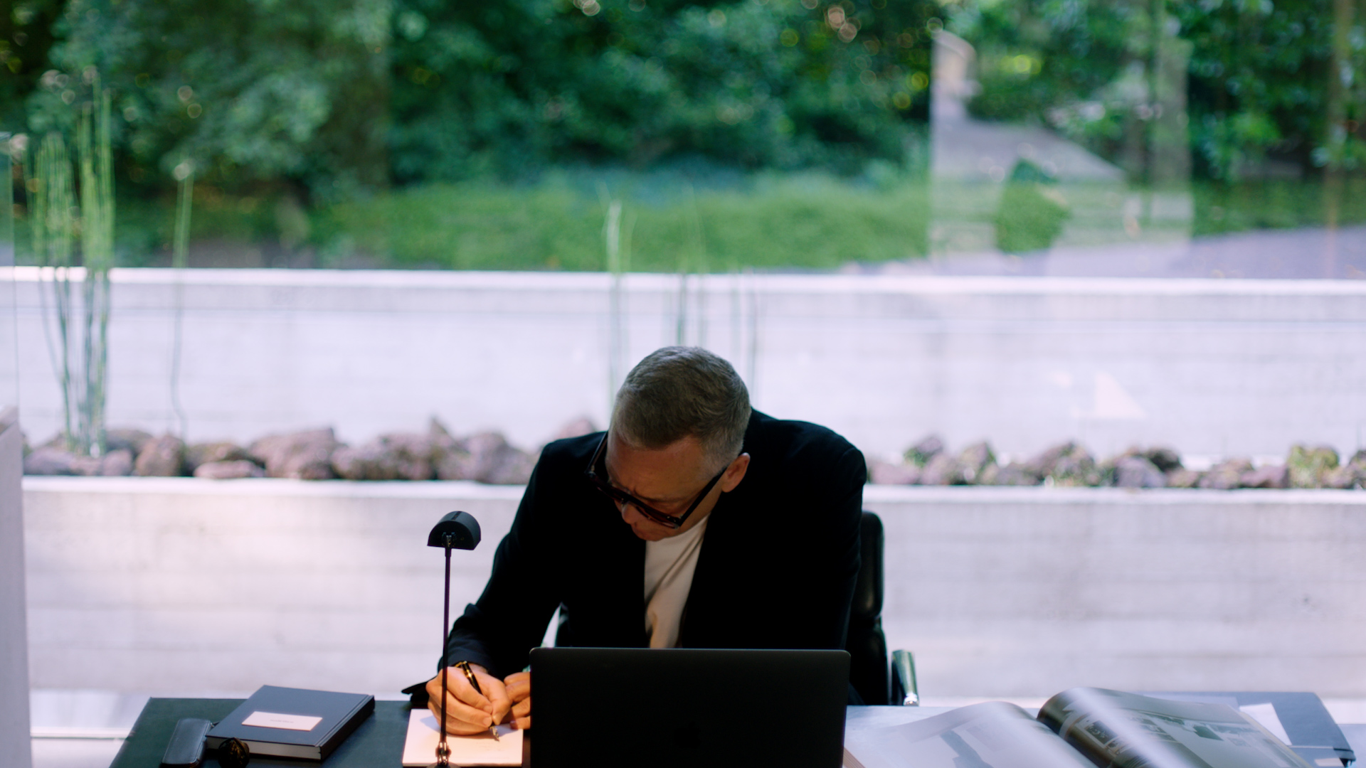 still from The Stuff that Surrounds: glenn sestig