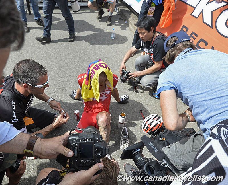 Nino Schurter post race after crash and damaging his leg