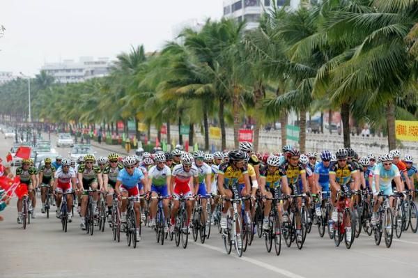 The riders in the neutral zone.