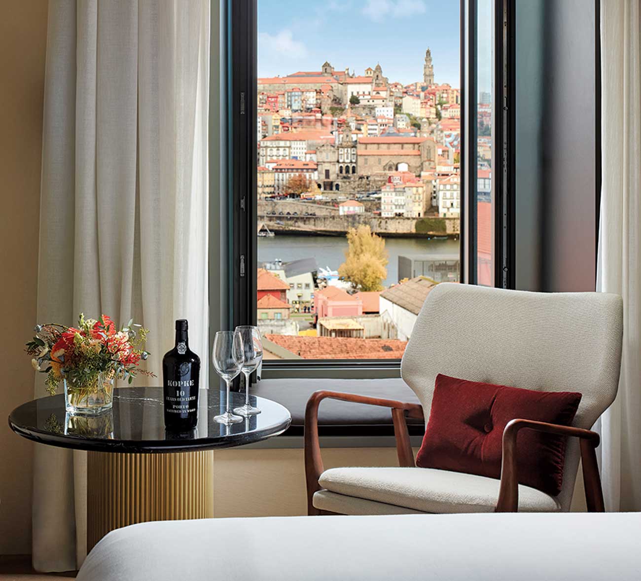 Tivoli Kopke room with view towards city