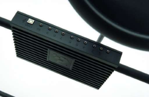 Plug the pads into the USB interface on the frame, take a USB cable into your PC and you&acute;re set