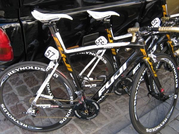 Footon-Servetto ride black Fuji bikes