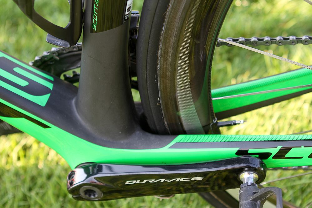 The stout Scott Foil is built for stiffness