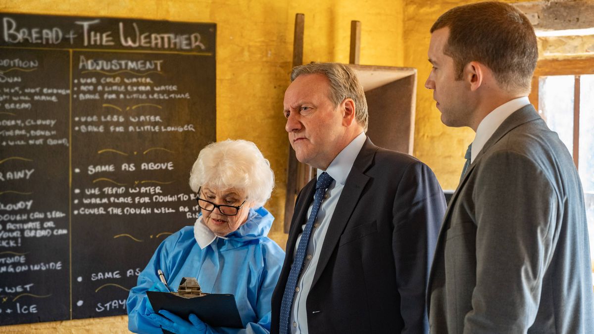 Pictured:(L-R) Fleur Perkins (ANNETTE BADLAND), DCI John Barnaby (NEIL DUDGEON) and DS Jamie Winter (NICK HENDRIX) in Midsomer Murders A Grain of Truth