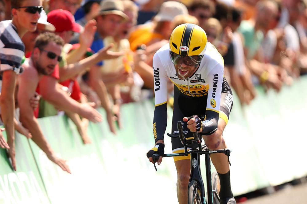 Dutchman Laurens ten Dam finishes.