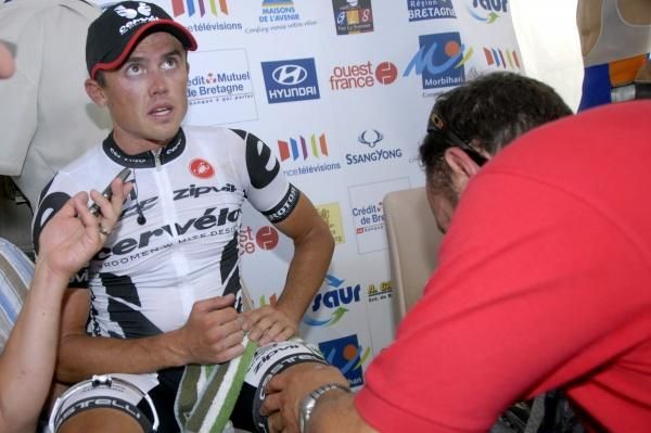 GP Ouest France winner Simon Gerrans (Cerv&eacute;lo TestTeam) gets cleaned up prior to the podium ceremony.