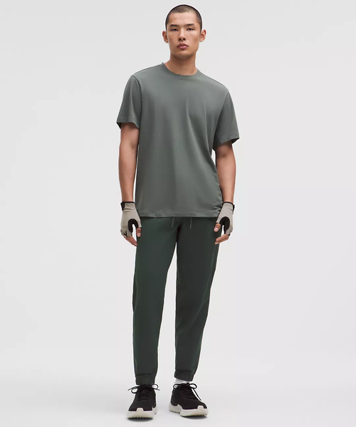 Zeroed in Classic-Fit Cargo Jogger 