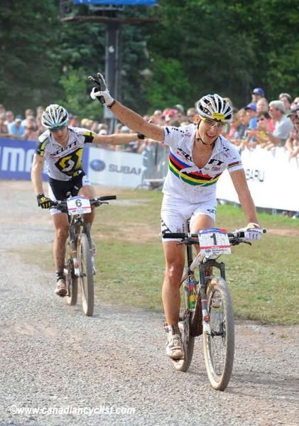 Nino Schurter finishes second... good enough for the overall title.