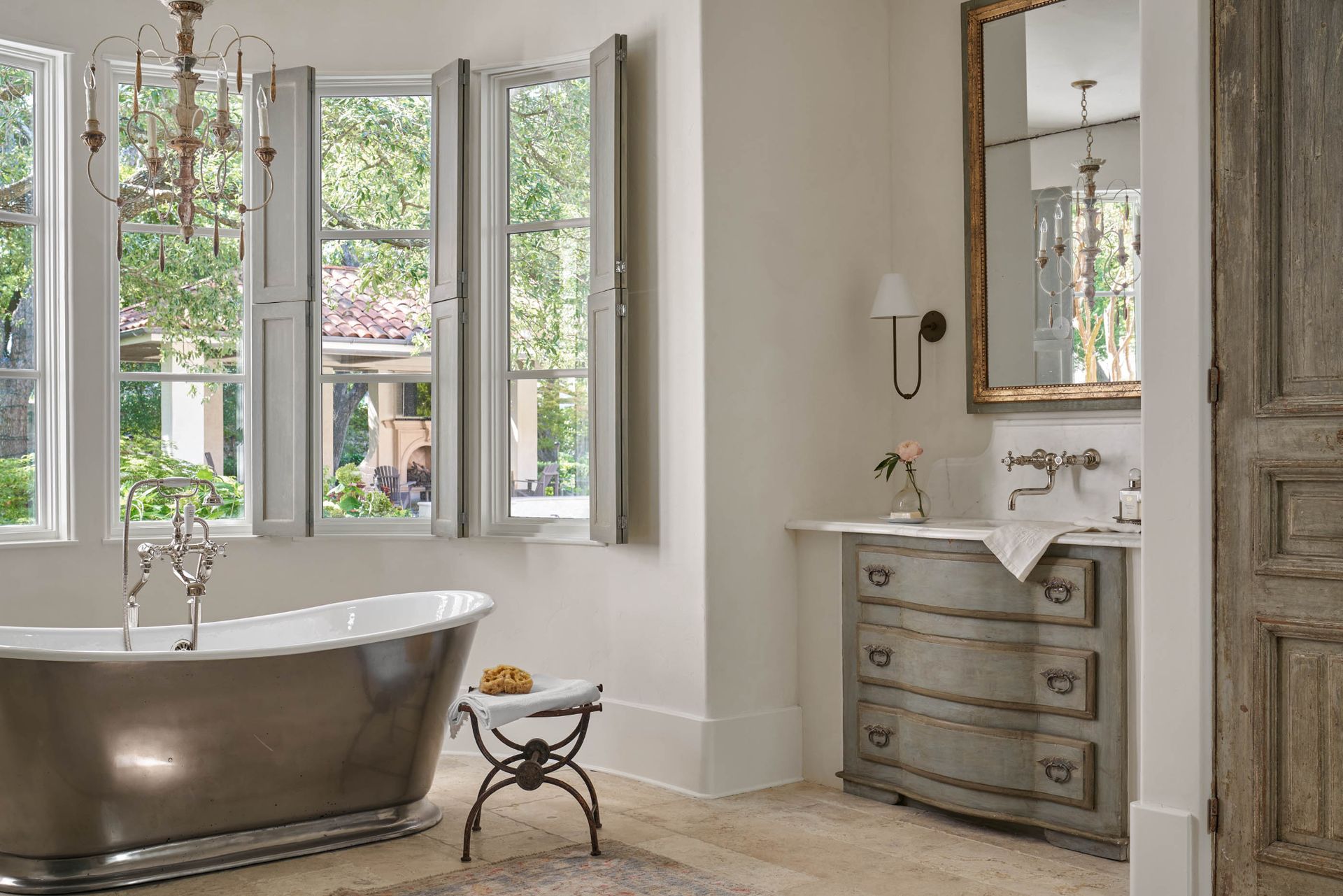 French country bathrooms: 13 ways to capture this elegant European look ...