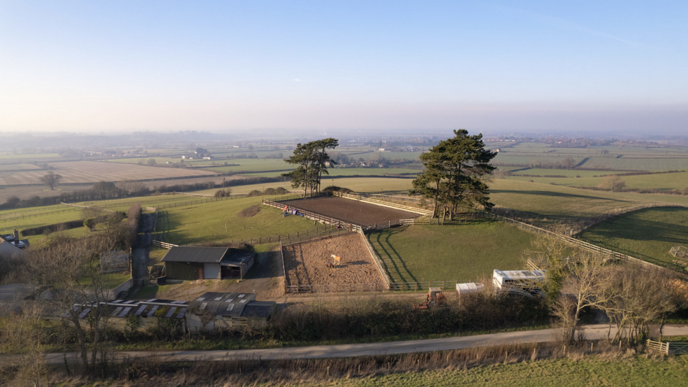 Equestrian facilities at Round Bank House Tewkesbury Glos