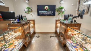 BrightSign has collaborated with Onward Content and Ping HD to integrate digital signage in Lightshade’s cannabis dispensaries throughout Colorado.