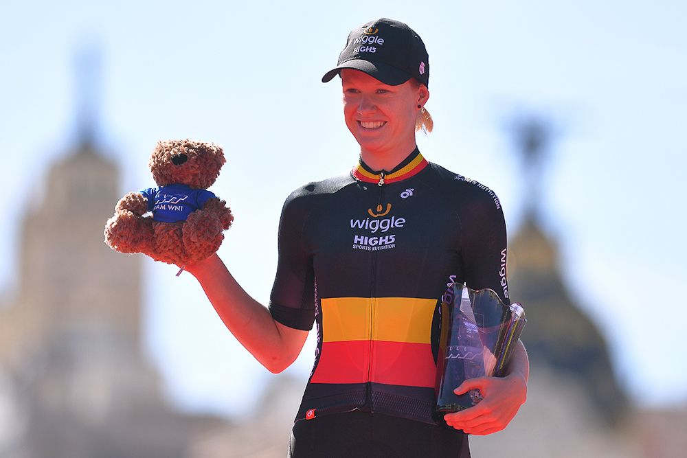 Jolien D'Hoore on the la Madrid Challenge podium