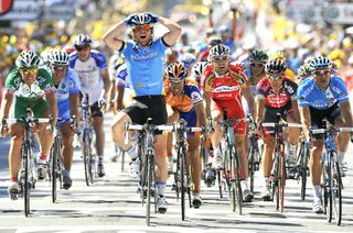 Mark Cavendish wins his first Tour de France stage in 2008