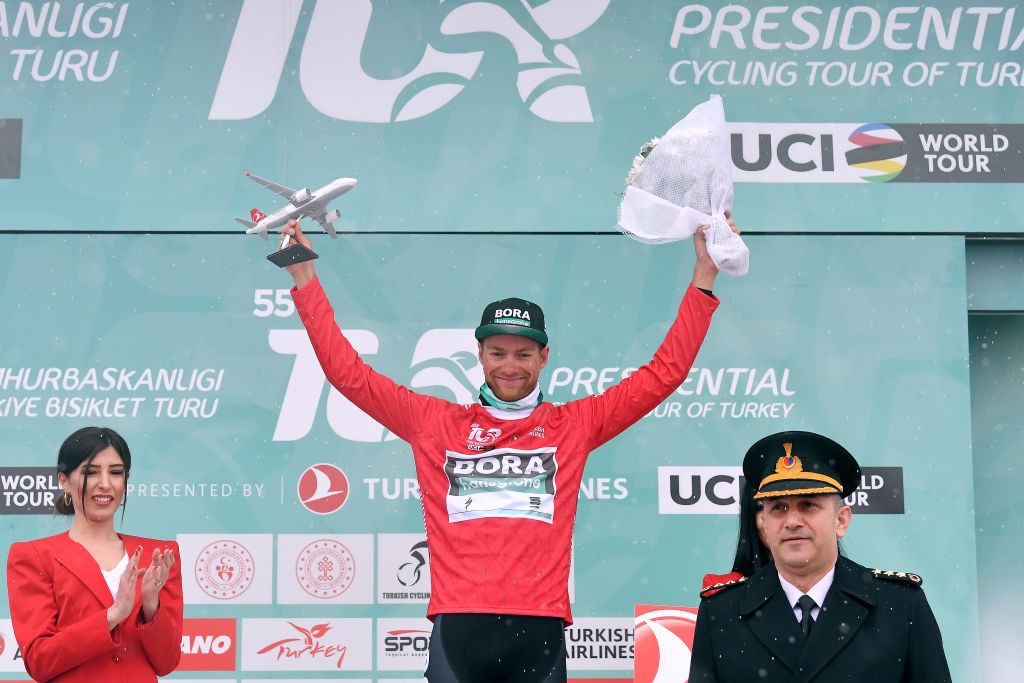 Felix Gro&szlig;schartner takes the lead in the mountains classification