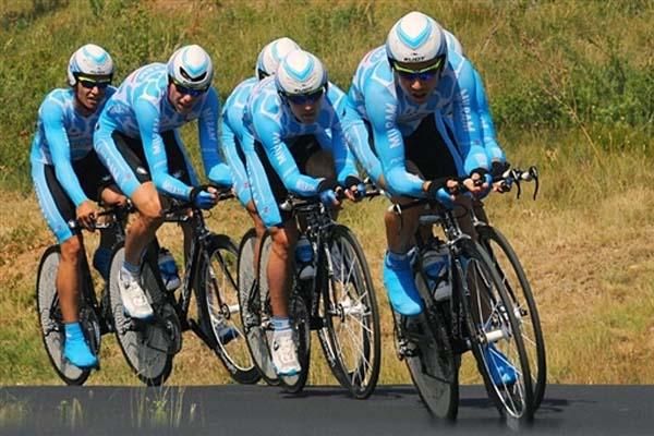 Team Milram in the 39km team time trial.