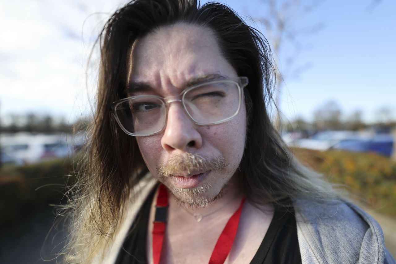 Canon RF 14mm F1.4L VCM sample image gallery: close up of a man very close to the lens
