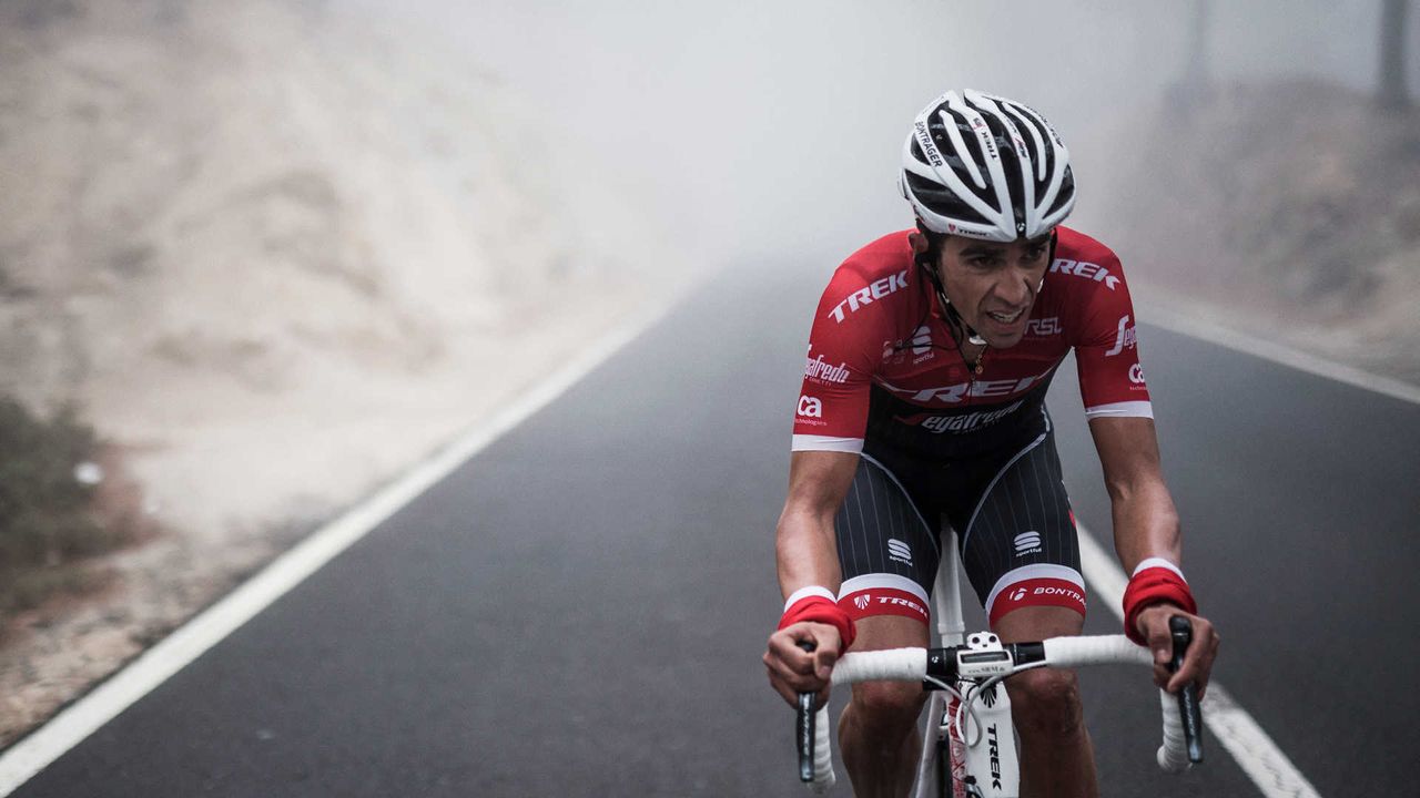 The bike is paired with a colour coordinated white SRM headunit
