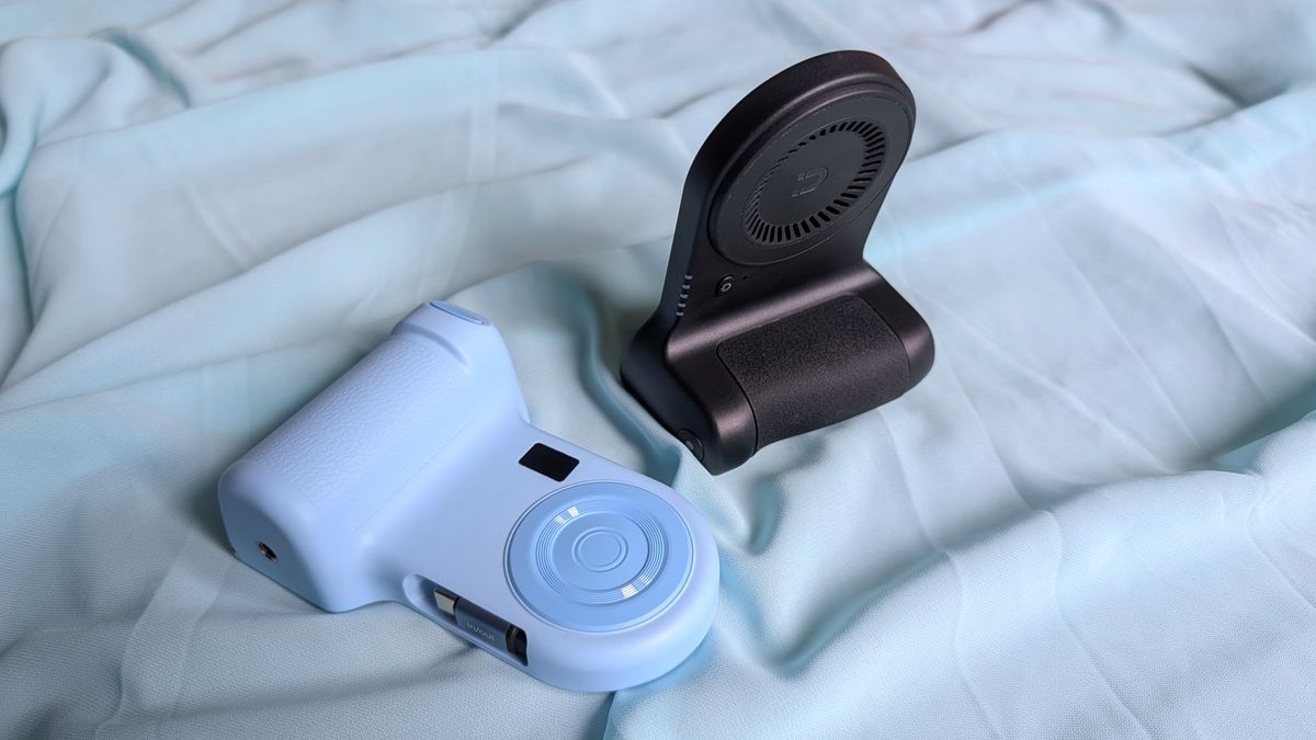 Belkin Stage PowerGrip and KraftGeek PowerShutter power bank stands