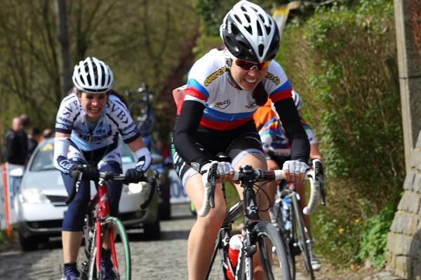 Tatiana Antoshina (Gauss Rdz Ormu) was second at the finish