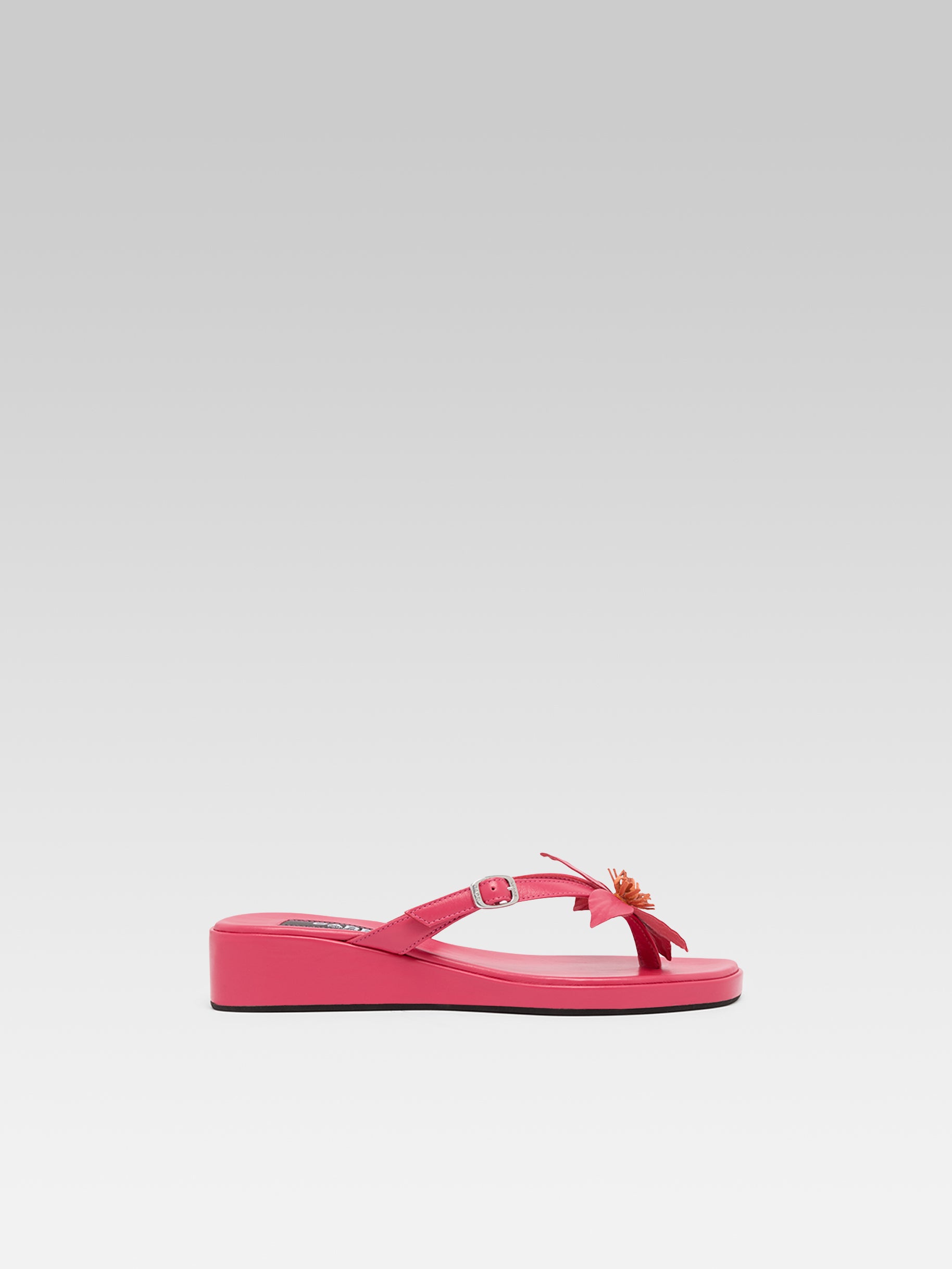 Piscine - Pink Leather Sandals With a Pink Flower