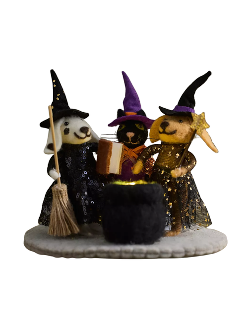 Cauldron Witches Illuminated Felt Critter Scene