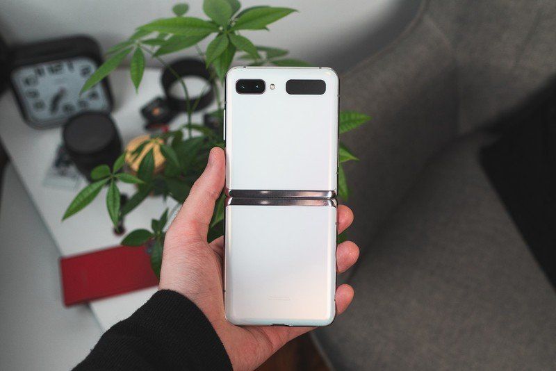 Samsung Galaxy Z Flip 5G (Mystic White)