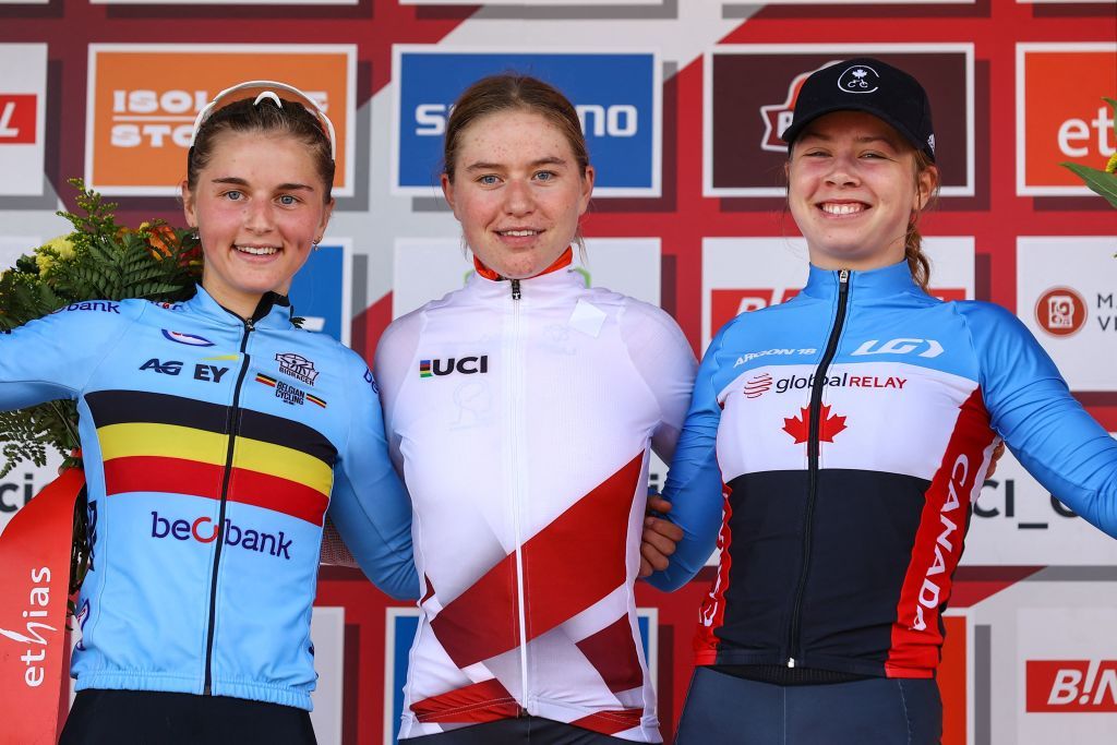 Fleur Moors, Lauren Molengraaf and Ava Holmgren on the podium in Maasmechelen