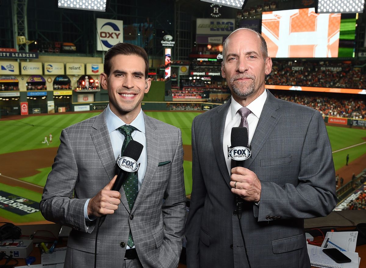 Fox Sports&#039;s Joe Davis (l.) and John Smoltz 